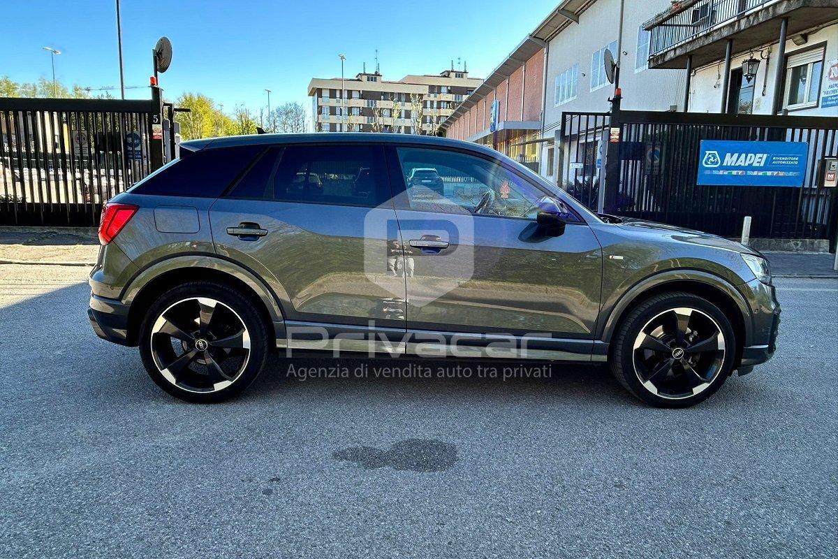 AUDI Q2 35 TFSI S tronic Identity Black