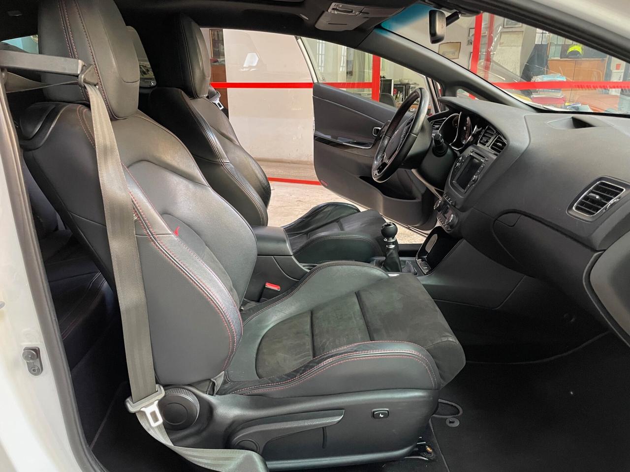 Kia Ceed pro_cee'd 1.6 T GDI 3p. 84.000KM!!!