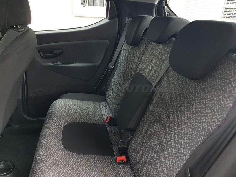 Lancia Ypsilon Ypsilon 1.0 firefly hybrid Silver s&s 70cv 5p.ti