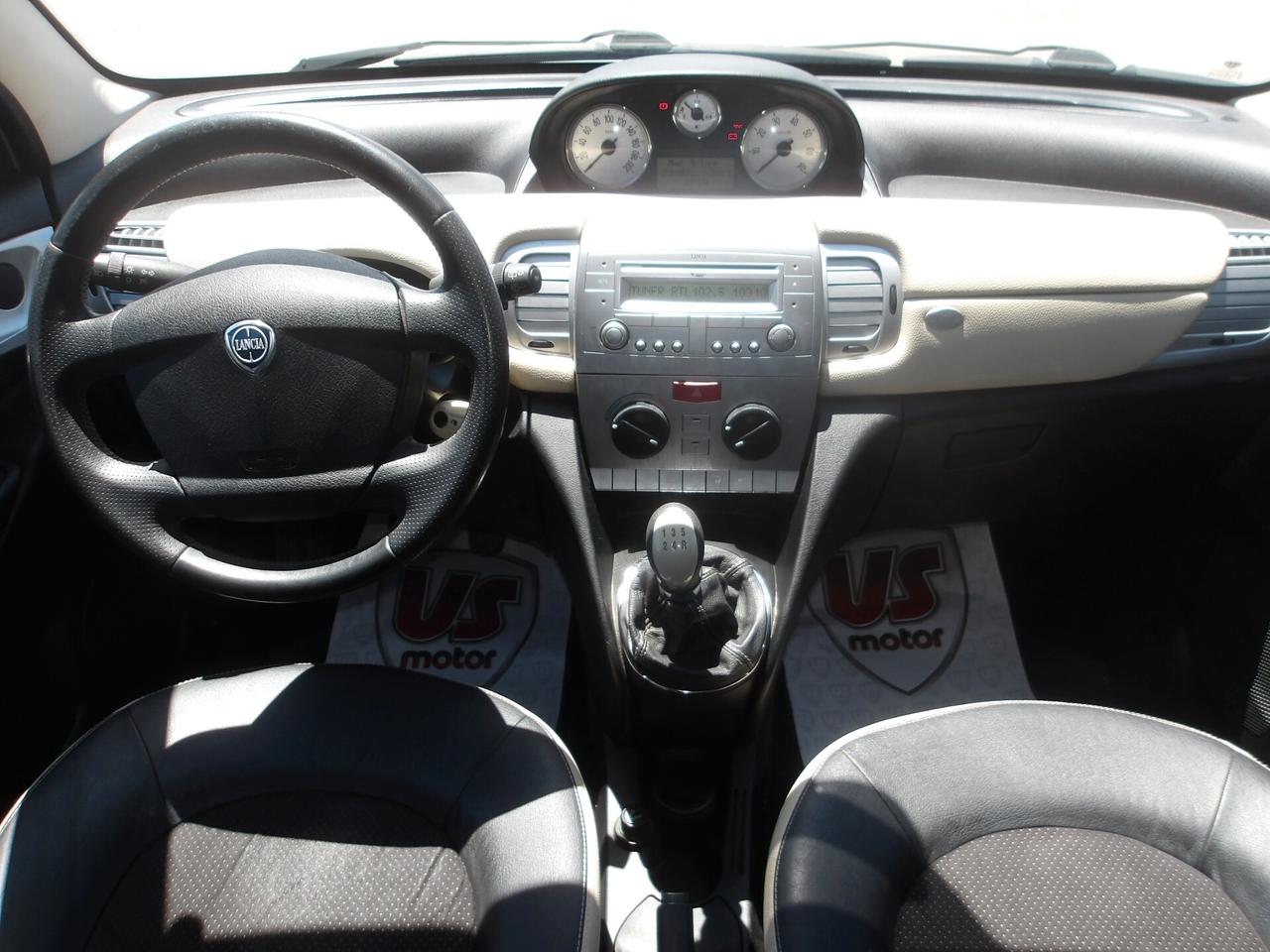 LANCIA YPSILON 1.2 BENZ-2010