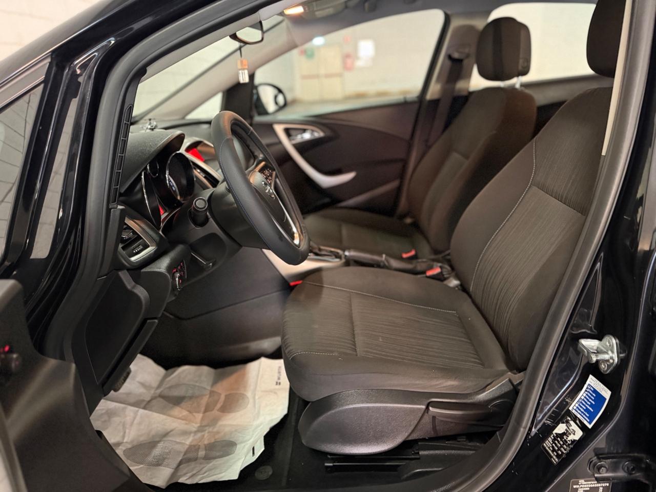 Opel Astra 1.6 115CV 5 porte Cosmo automatico