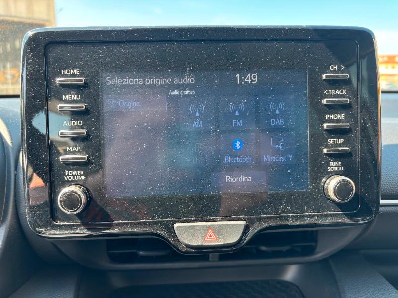 TOYOTA Yaris 4ª serie Yaris 1.0 5 porte Business