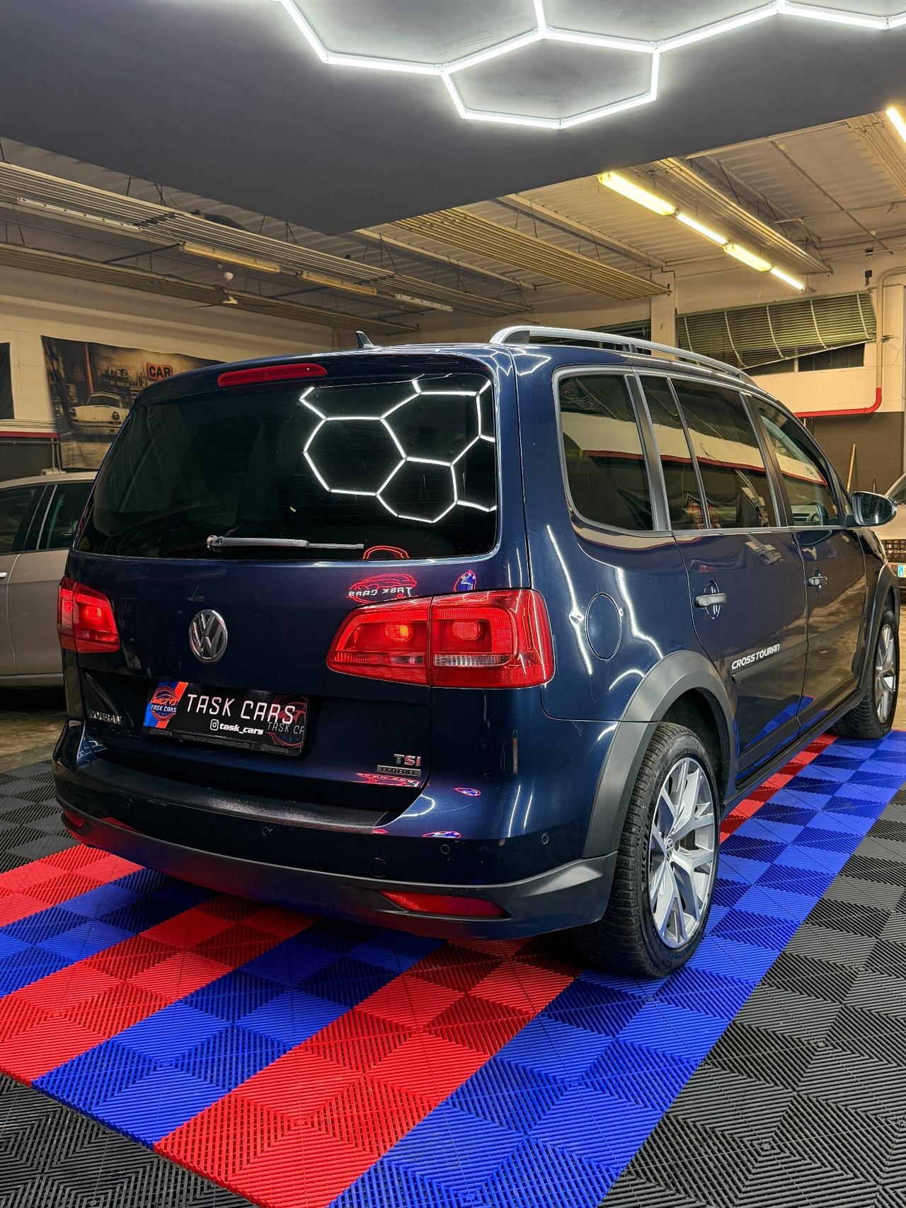 Volkswagen Touran CrossTour