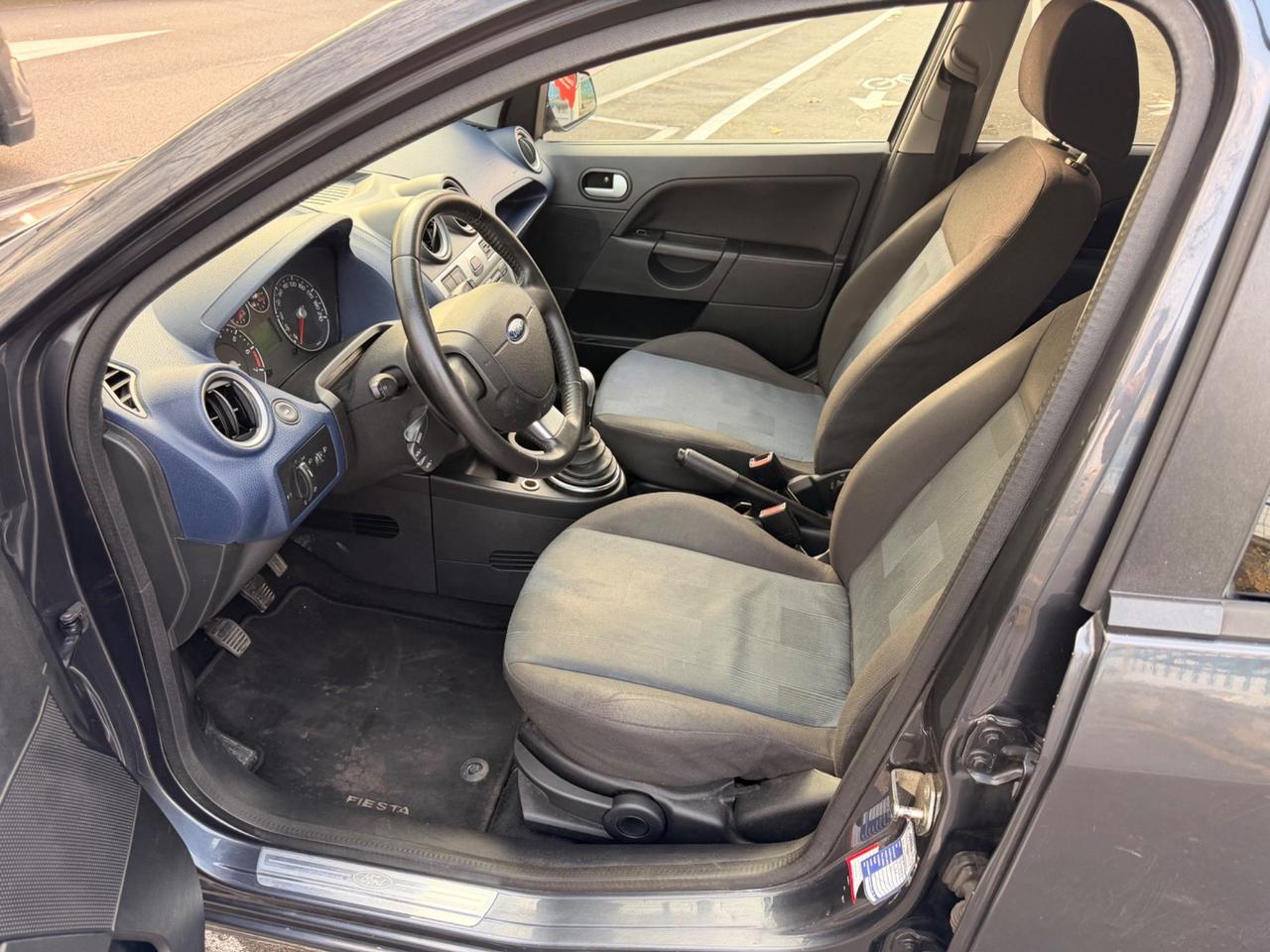 Ford Fiesta 1.2 Benz 5p. Ghia 2008
