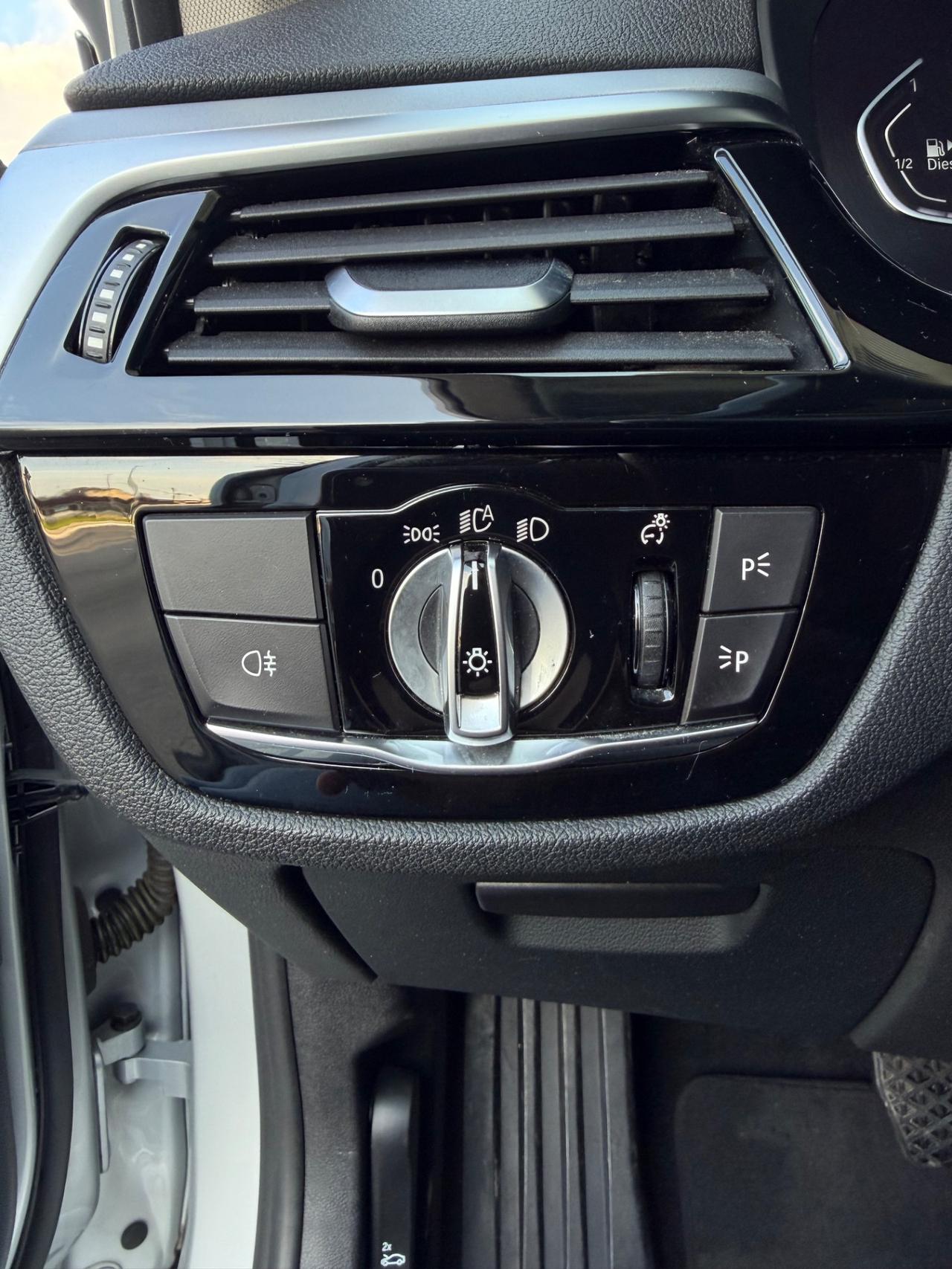 Bmw 520d Touring 190CV mhev PELLE/FUL LED