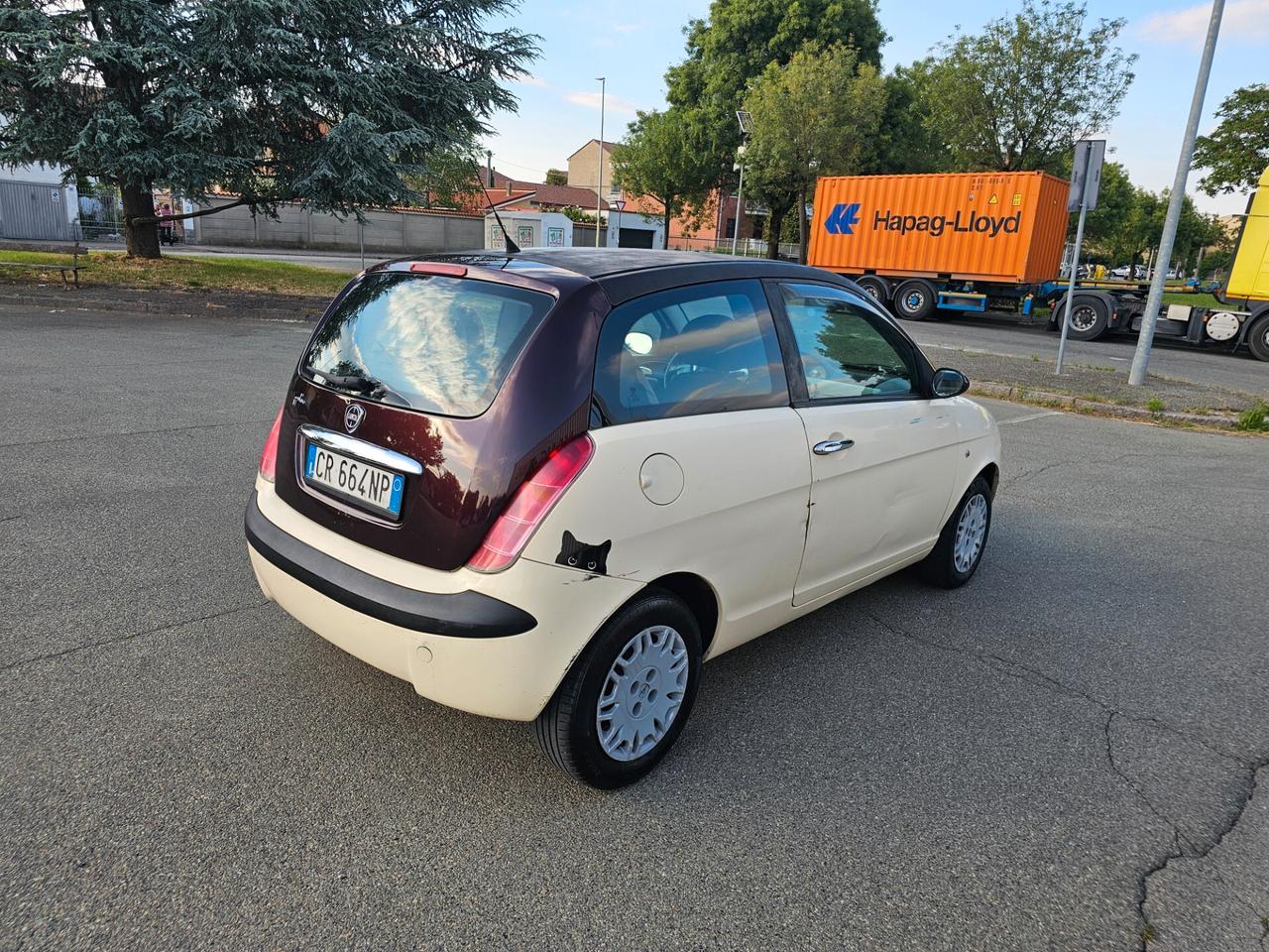 Lancia Ypsilon 1.2 16V Oro