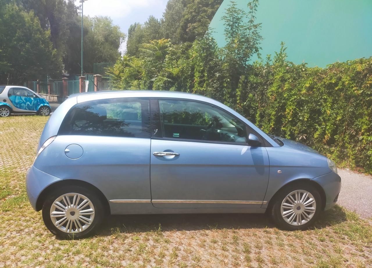 Lancia Ypsilon 1.2 Oro Giallo