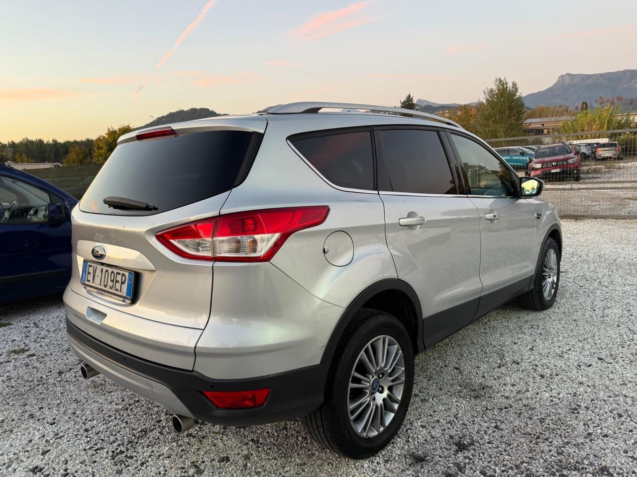 Ford Kuga 2.0 TDCI 140 CV 4WD Titanium