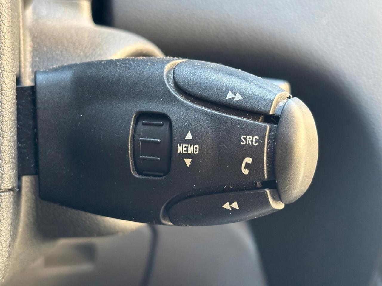 Peugeot 5008 1.6 HDi 115CV Business