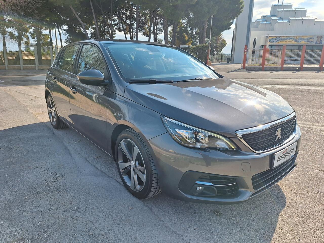 Peugeot 308 1.6HDi 120 cv BERLINA NAVI 2018 PERFETTA