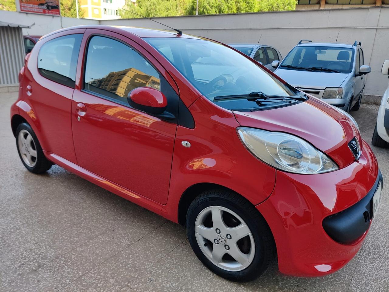 Peugeot 107 1.0 Benz 5 porte Automatica