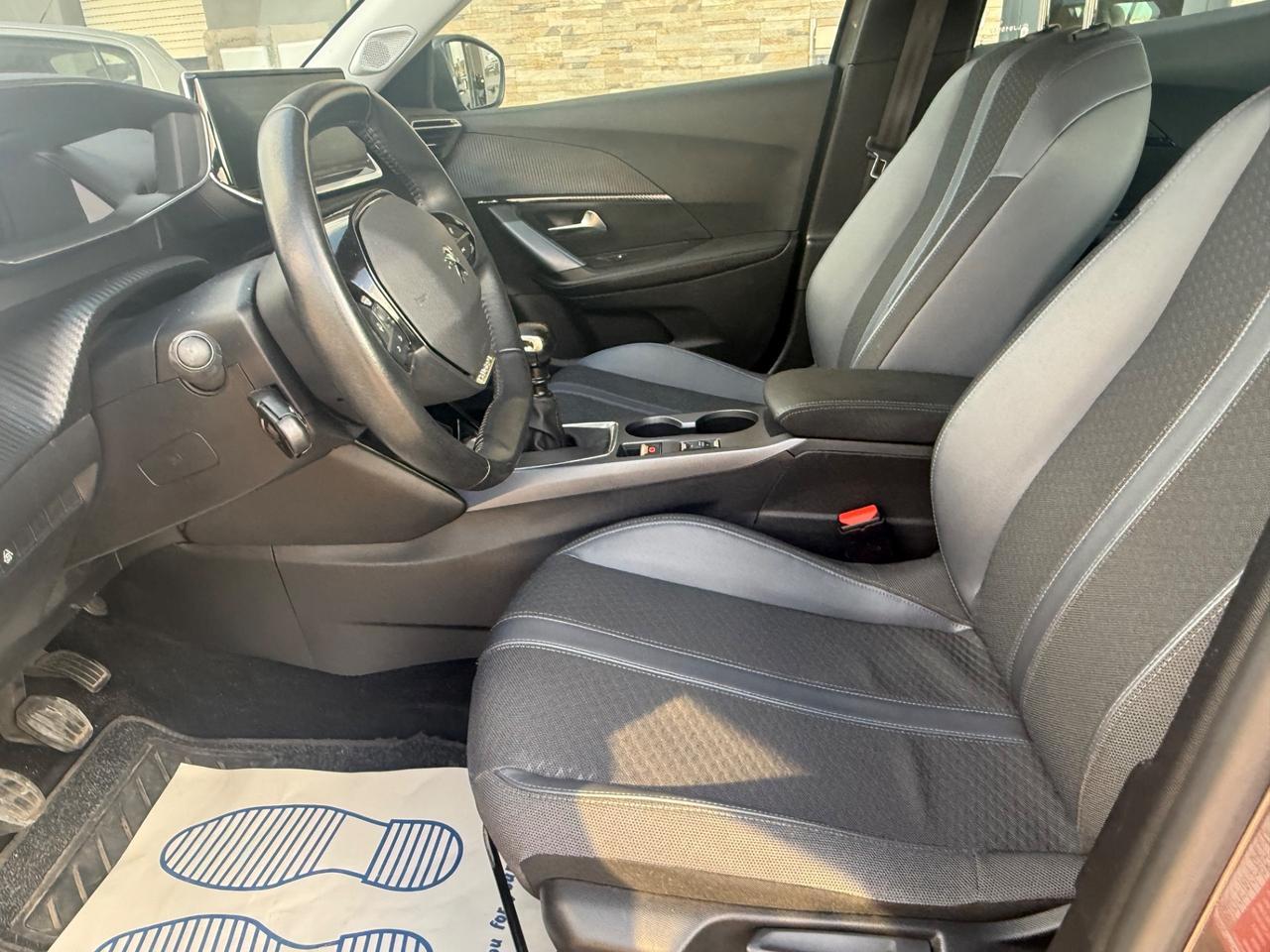 Peugeot 2008 PureTech 130 S&S Allure Pack