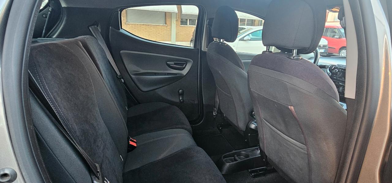 Lancia Ypsilon 0.9 TwinAir 85 CV Metano Ecochic