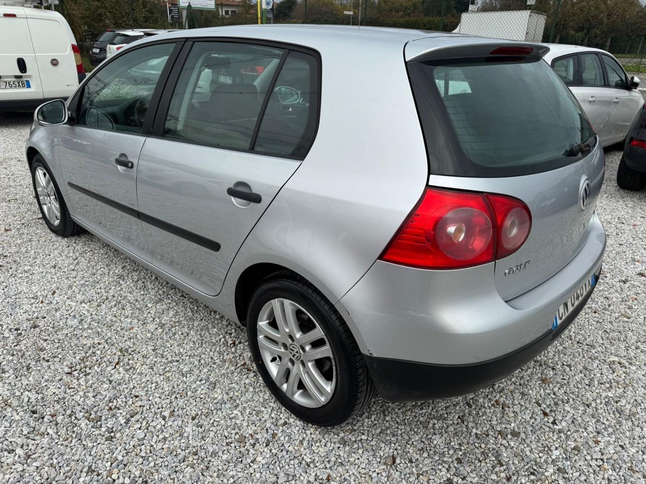 Volkswagen Golf 1.6 16V FSI 5p. Sportline 116CV