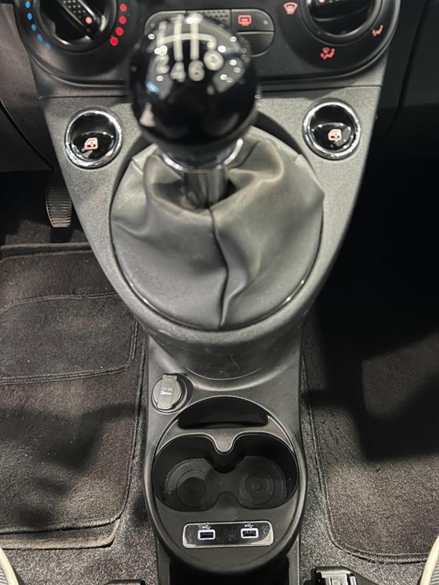 FIAT 500 1.0 Hybrid Lounge Apple CarPlay