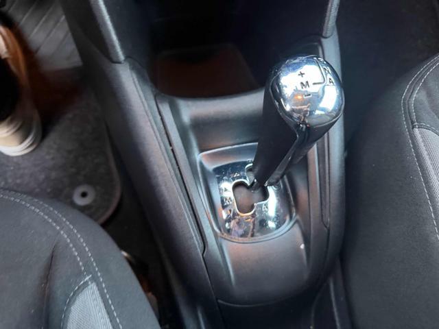 PEUGEOT 208 129,277km 1.4 8V e-HDi 68CV S&S robot. 5p. Active