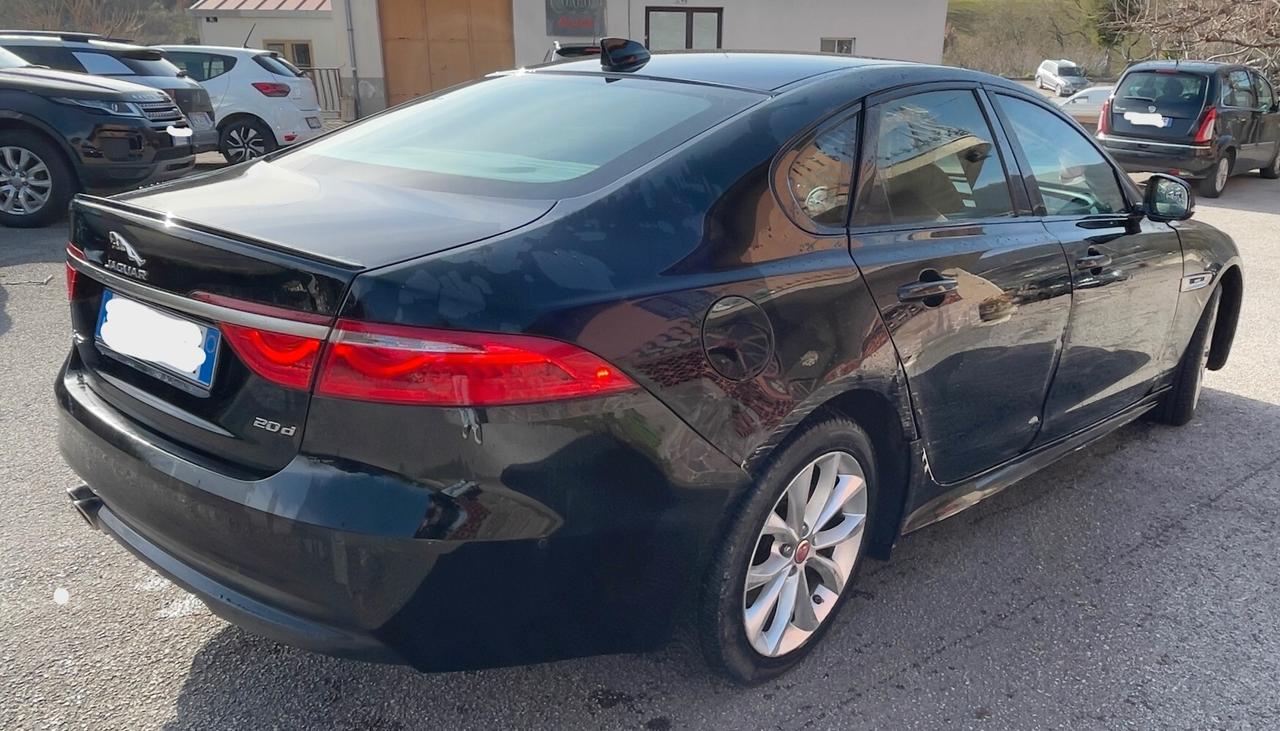 Jaguar XF 2.0 D 180 CV aut. R-Sport /(incidentata)