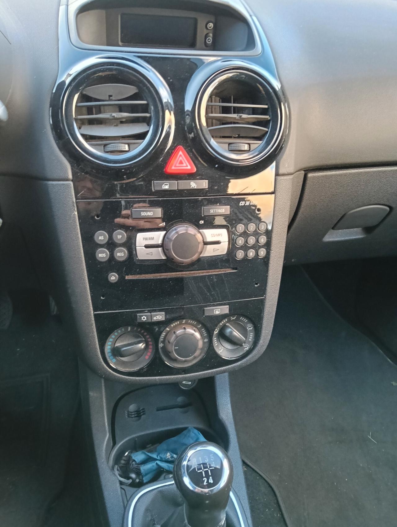 Opel Corsa 1.2 80CV 3 porte GPL-TECH Edition