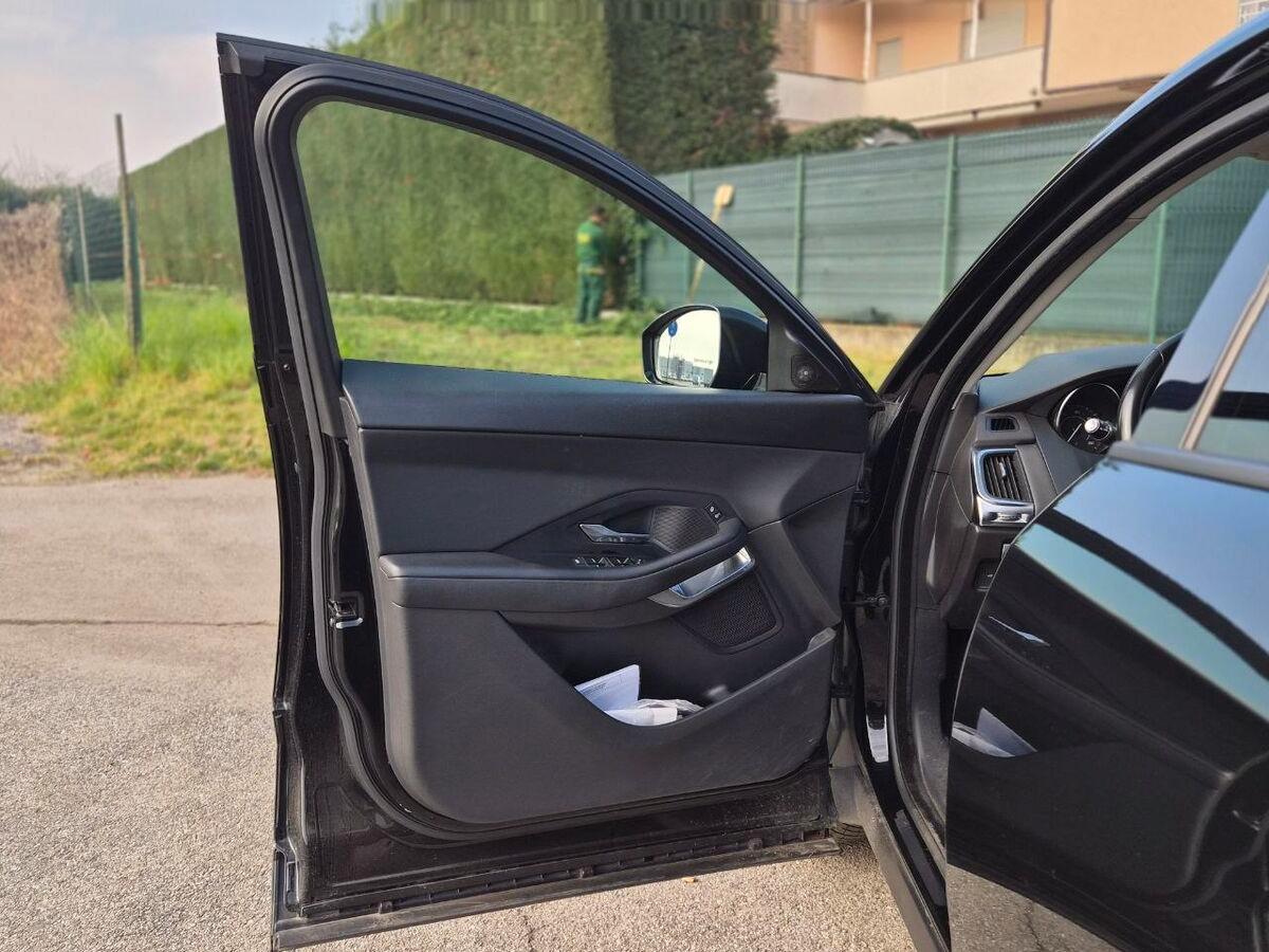 Jaguar E-Pace 2.0d i4 SE awd 150cv auto my19