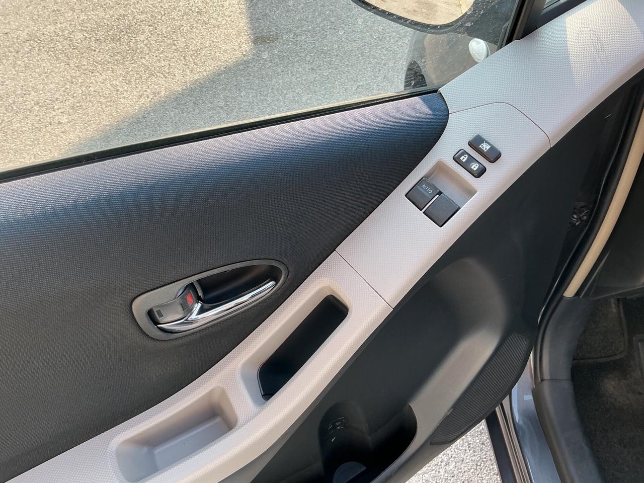 Toyota Yaris 1.3 5 porte Sol