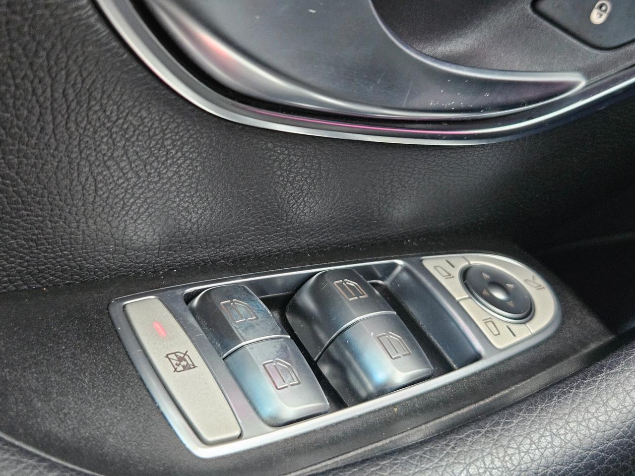 Mercedes-benz E 200 Berlina 9marce