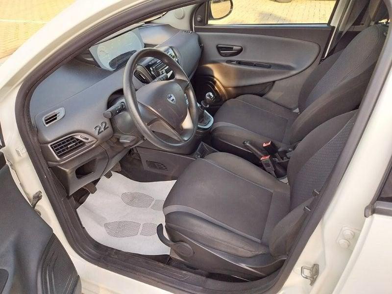 Lancia Ypsilon III 2015 1.2 Silver 69cv