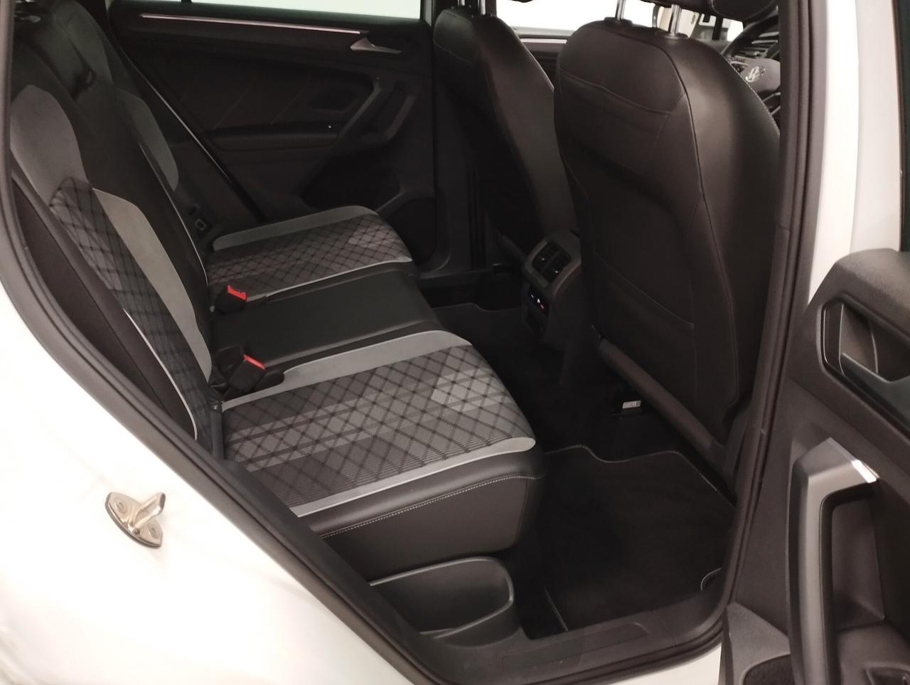 Volkswagen Tiguan 2.0 TDI 150 CV SCR DSG R-Line