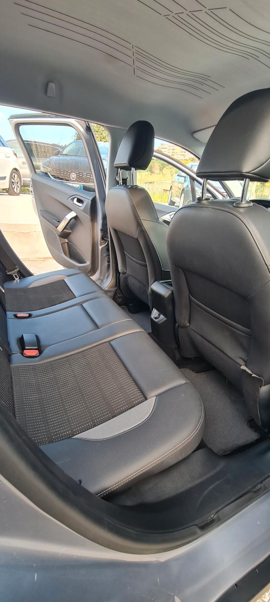 Peugeot 2008 1.6 e-HDi 92 CV unico proprietario 130.000 km