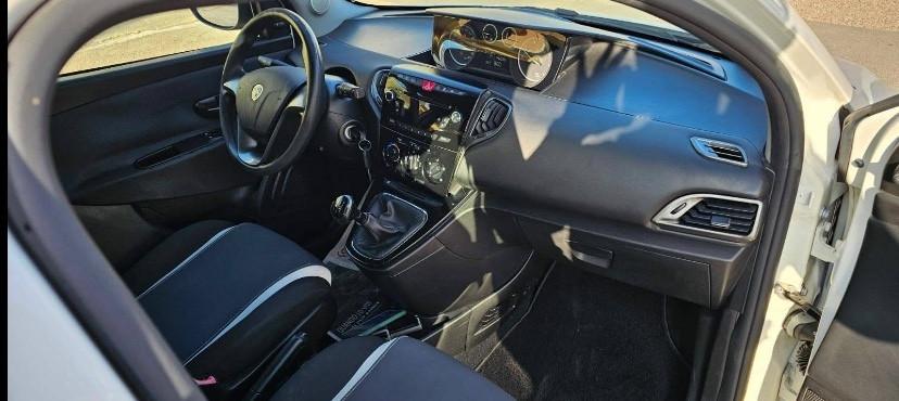 Lancia Ypsilon 1.3 MJT 16V 95 CV 5 porte S&S Elefantino