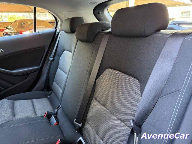 MERCEDES-BENZ GLA 180 d SPORT TELECAMERA NAVIGATORE SEDILI SPORTIVI