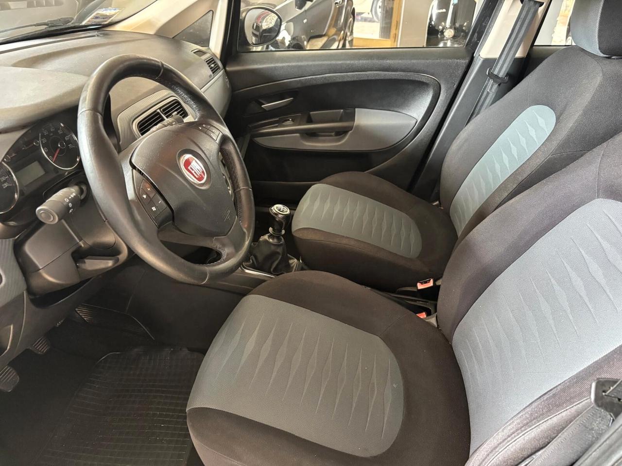 FIAT GRANDE PUNTO ANNO 2009 BZ GPL ADATTA NEOPATENTATI KM 190 MILA