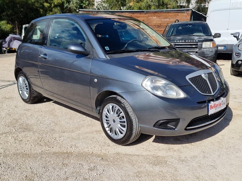 Lancia Ypsilon 1.3 MJT 90 CV Oro