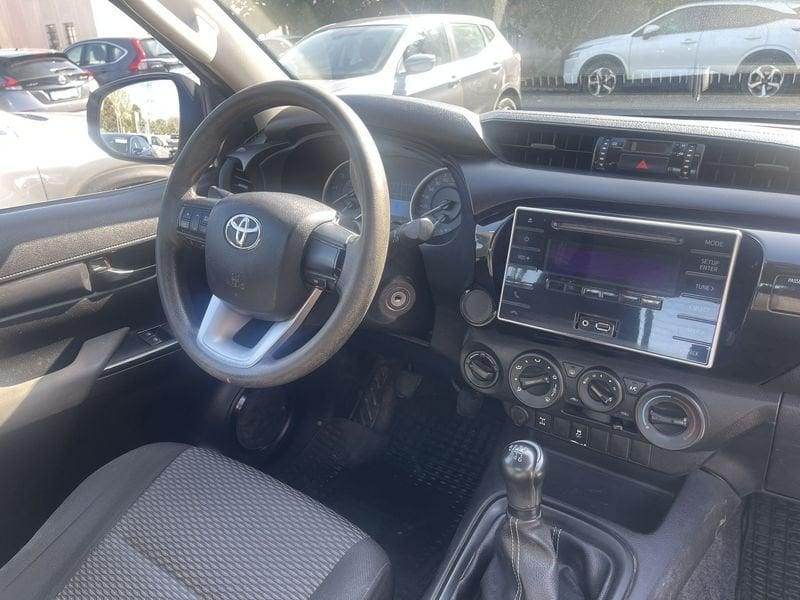 Toyota Hilux 2.4 D-4D 4WD double cab 4 porte Comfort