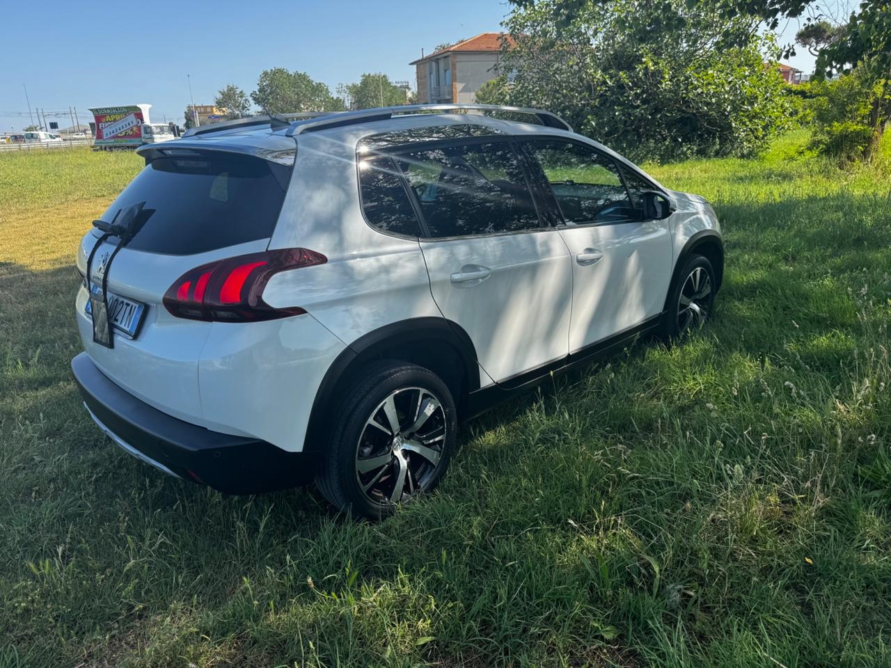 Peugeot 2008 BlueHDi 120 S&S Allure Neo P ok