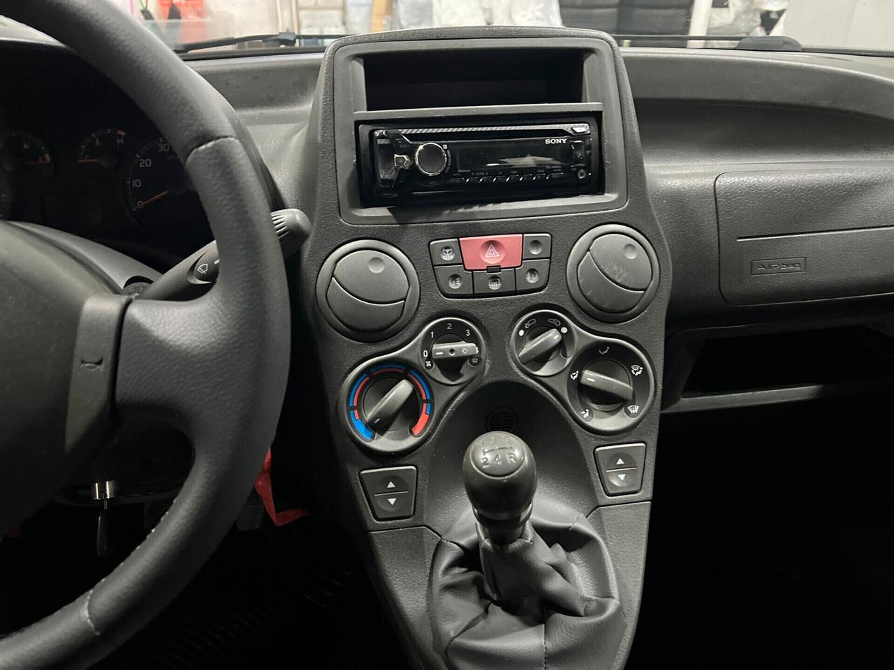 NUOVA FIAT PANDA EMOTION 1.2 BENZ/GPL 70CV EASYPOWER