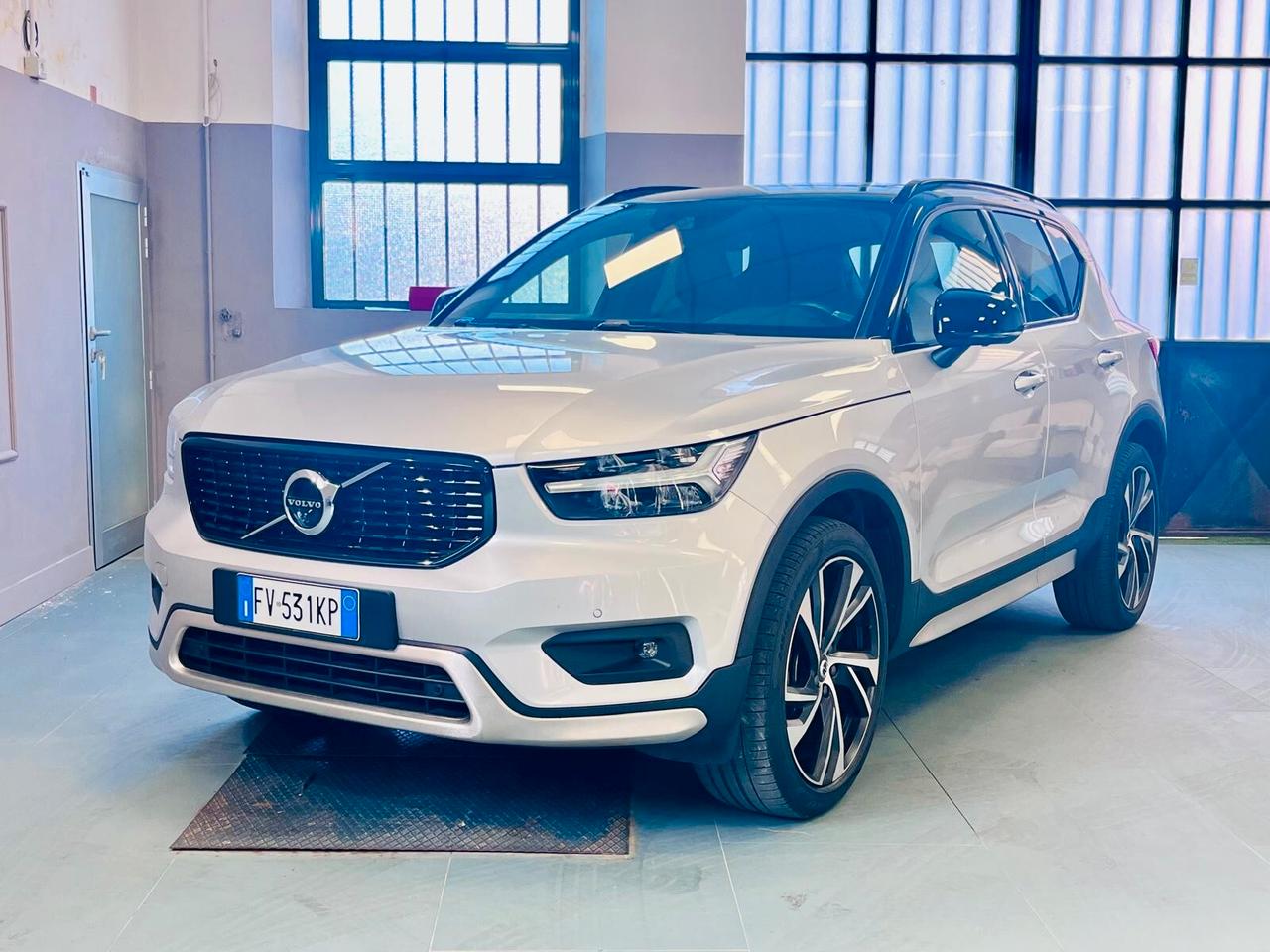 Volvo XC40 D4 AWD Geartronic R-design