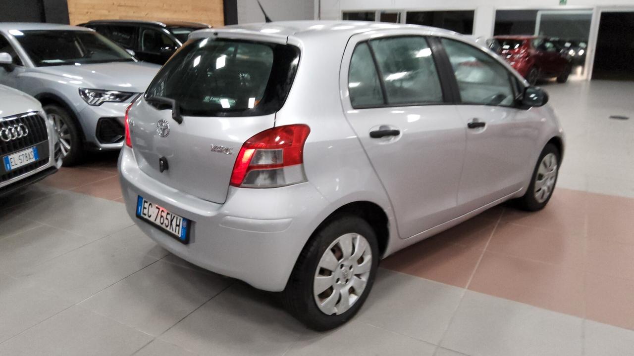 Toyota Yaris 1.0 5 porte Sol