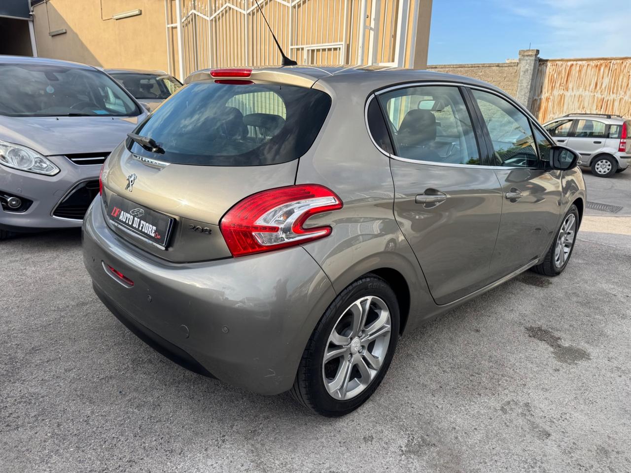 Peugeot 208 1.2 GPL Allure NAVI *FINANZIABILE*