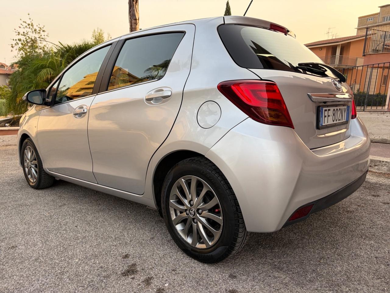 Toyota Yaris 1.0 benz ideale per neopatentati