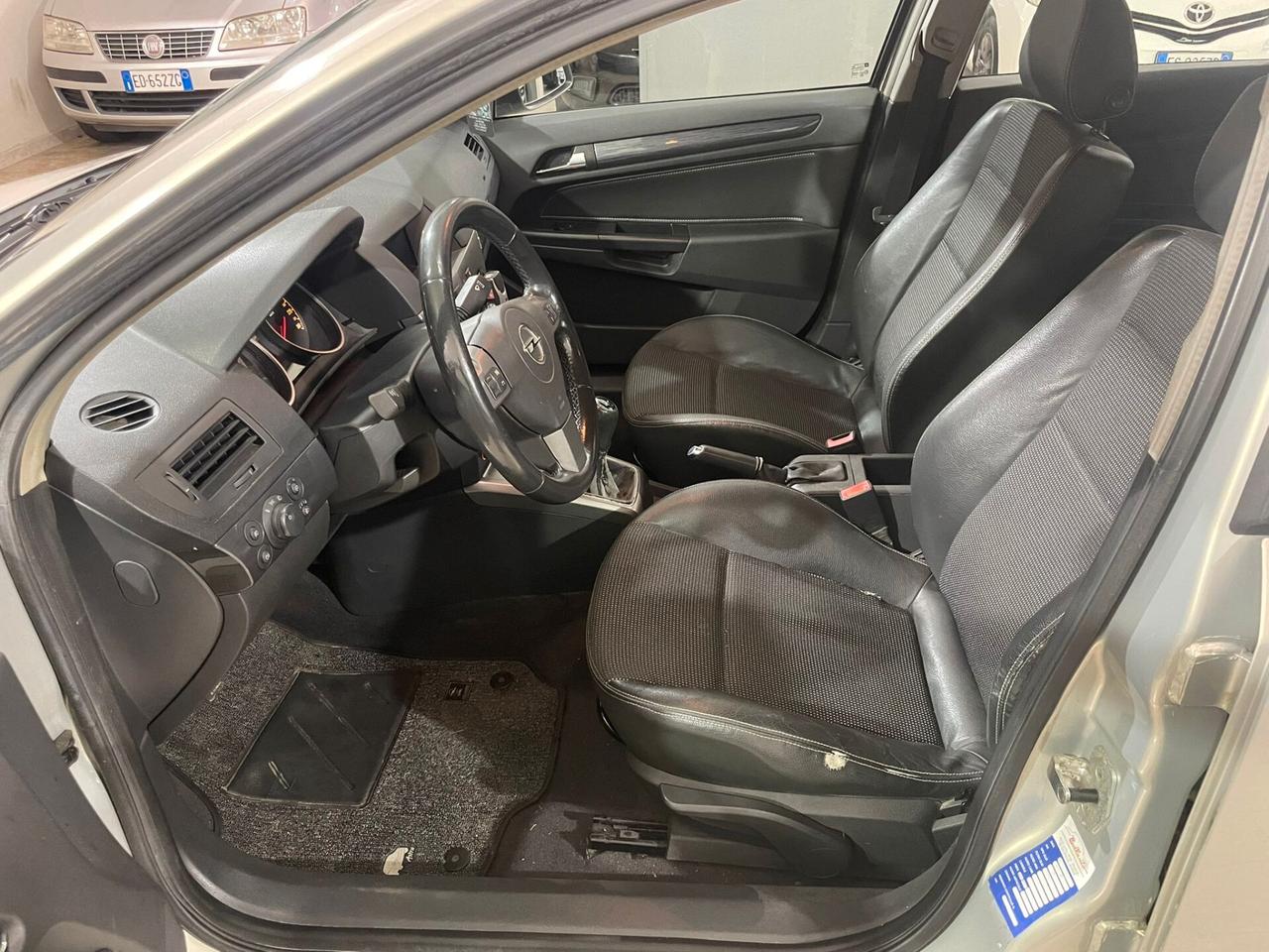 Opel Astra 1.4 16V Twinport 5 porte Enjoy