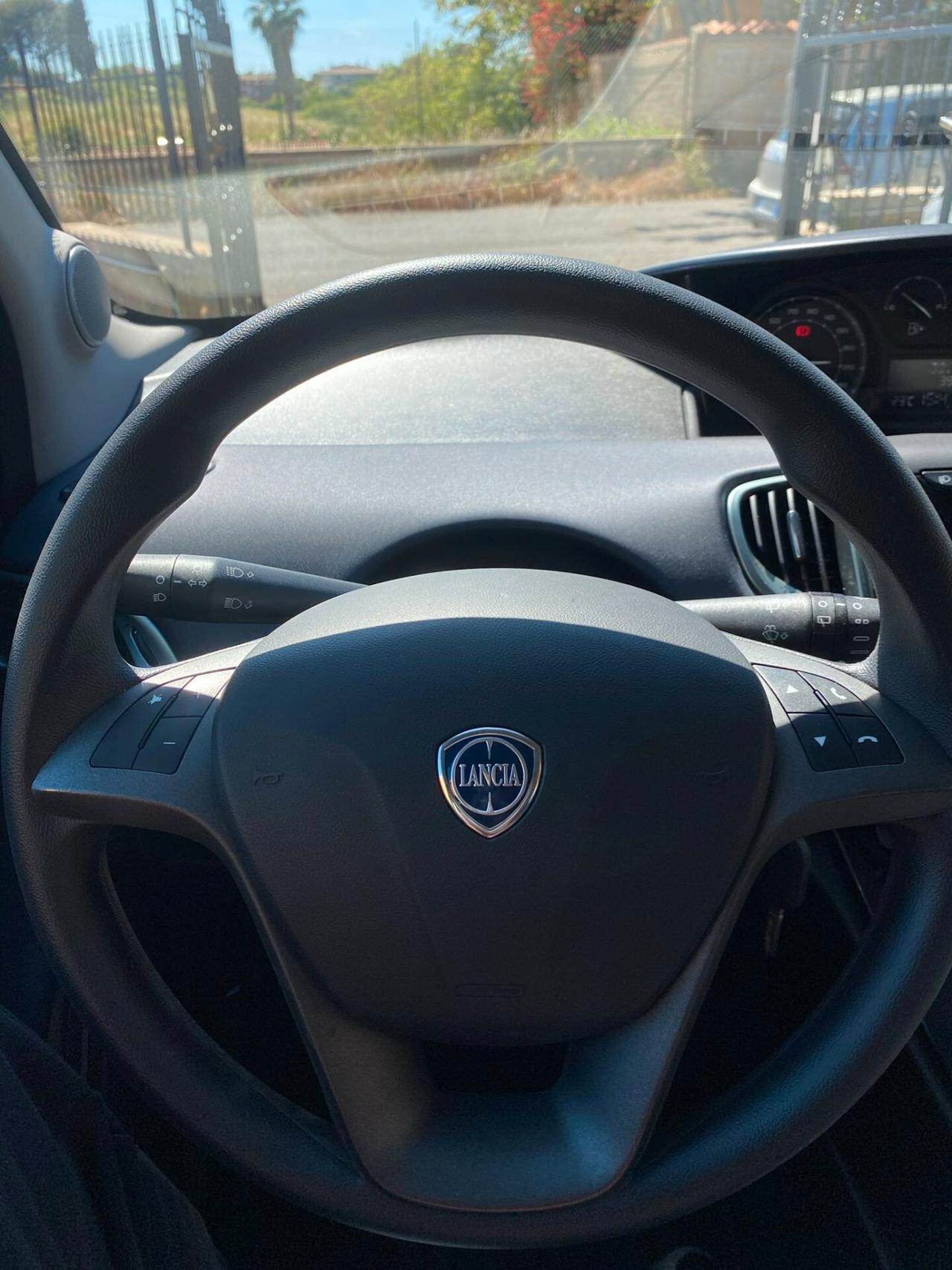 Lancia Ypsilon 1.0 Hybrid Ok Neop.