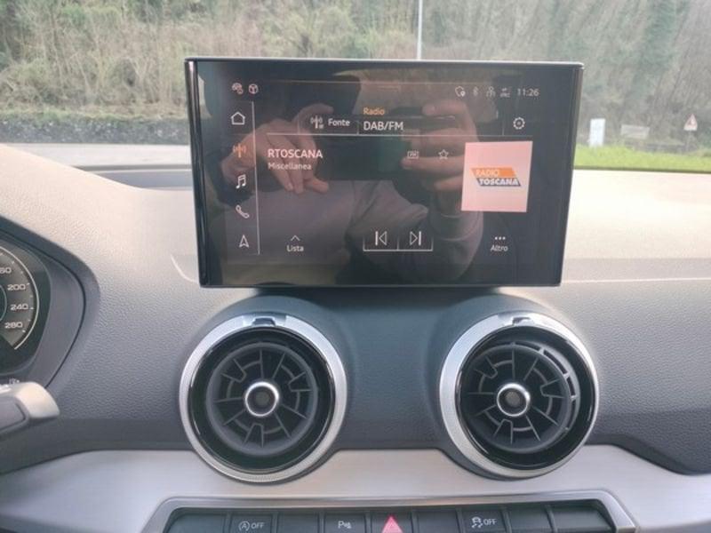 Audi Q2 2.0 30 TDI S LINE Interno ed esterno