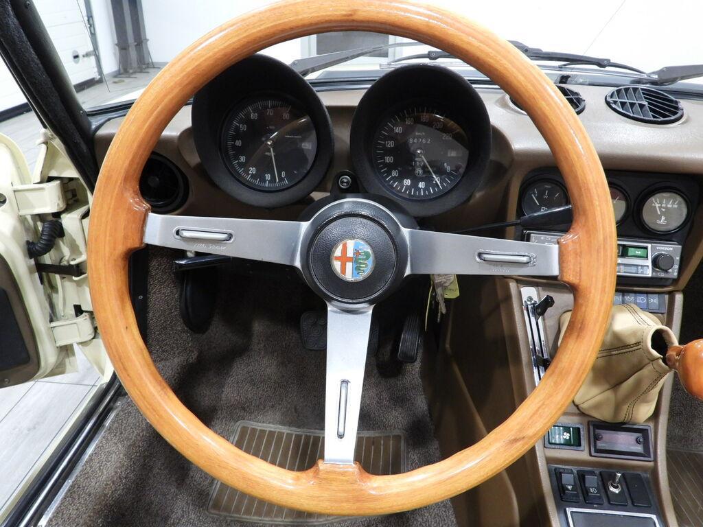 Alfa Romeo Spider 1.6