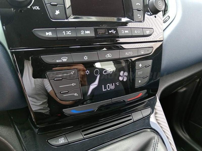 Lancia Ypsilon Ypsilon 1.0 firefly hybrid Oro s&s 70cv