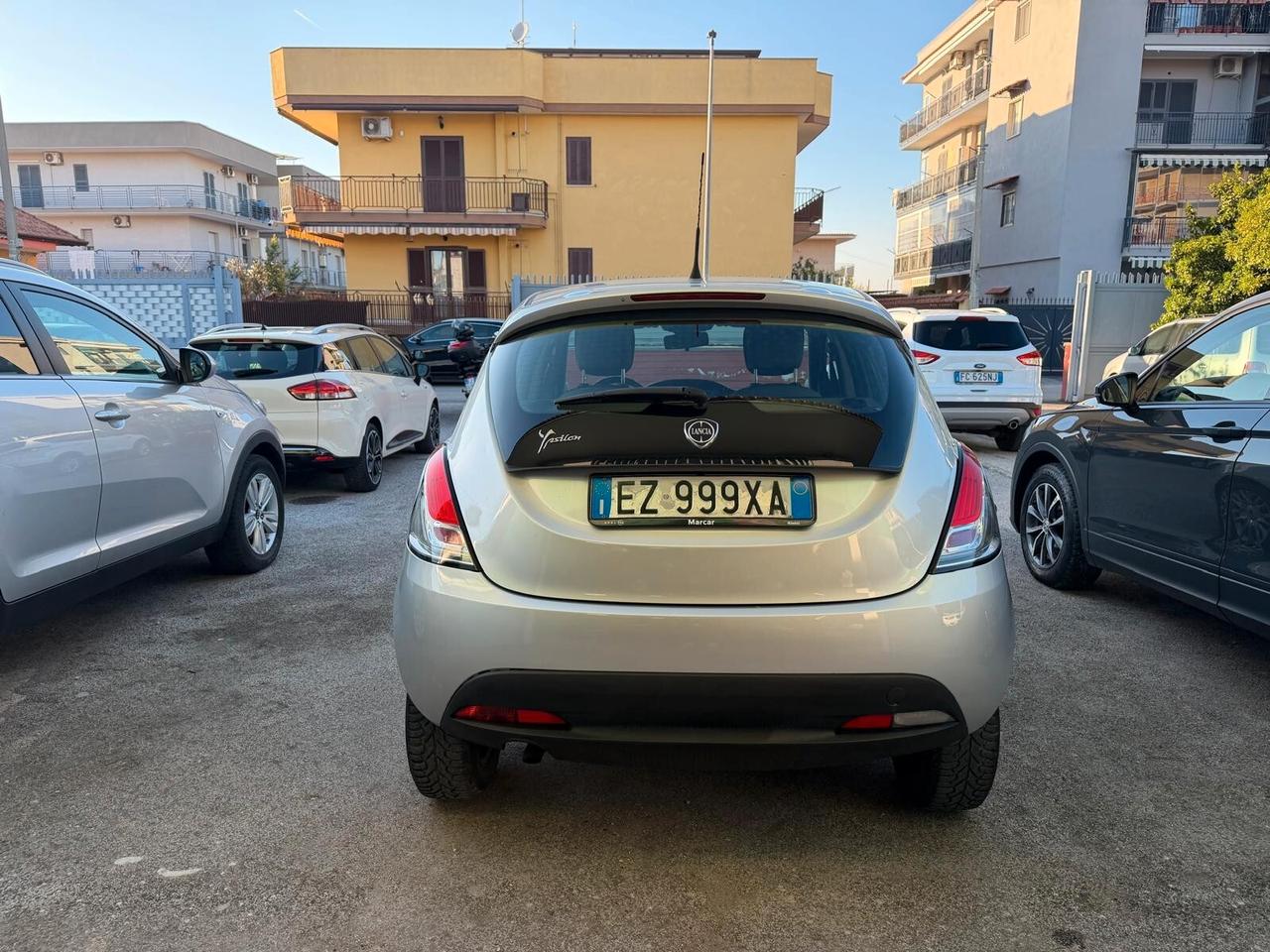 Lancia Ypsilon 0.9 TwinAir 85 CV 5 porte Metano Ecochic Elle