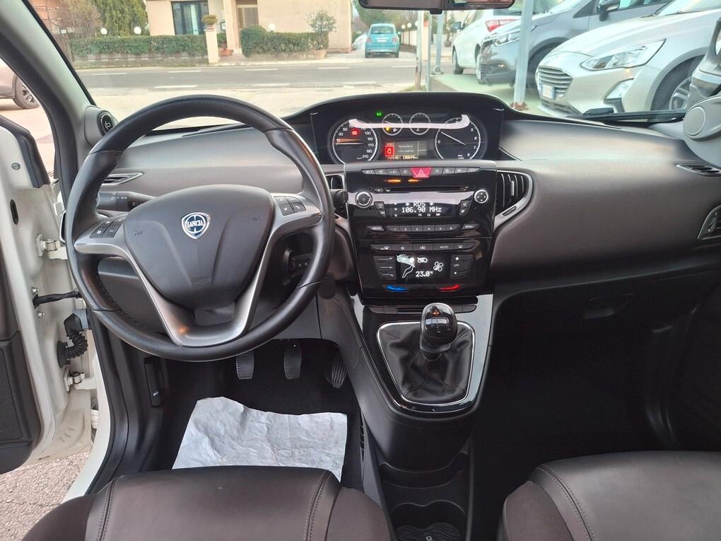 Lancia Ypsilon 1.2 Platinum TETTO-PELLE-CERCHIO 16