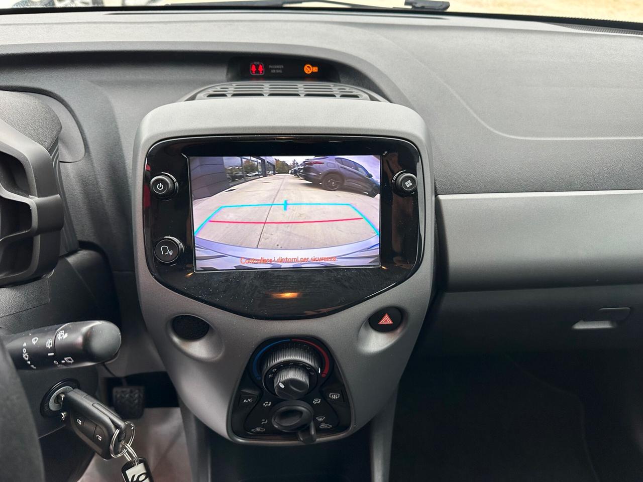 Toyota Aygo Connect 1.0 VVT-i 72 CV 5 porte x-play