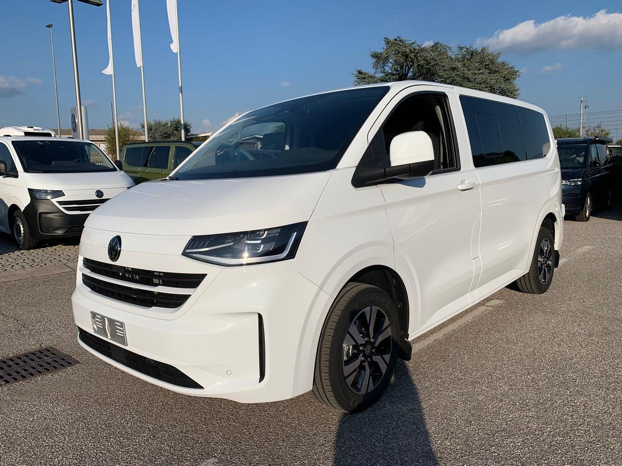 Volkswagen T7 Transporter t7 32 kombi 2.0 tdi 150cv l1