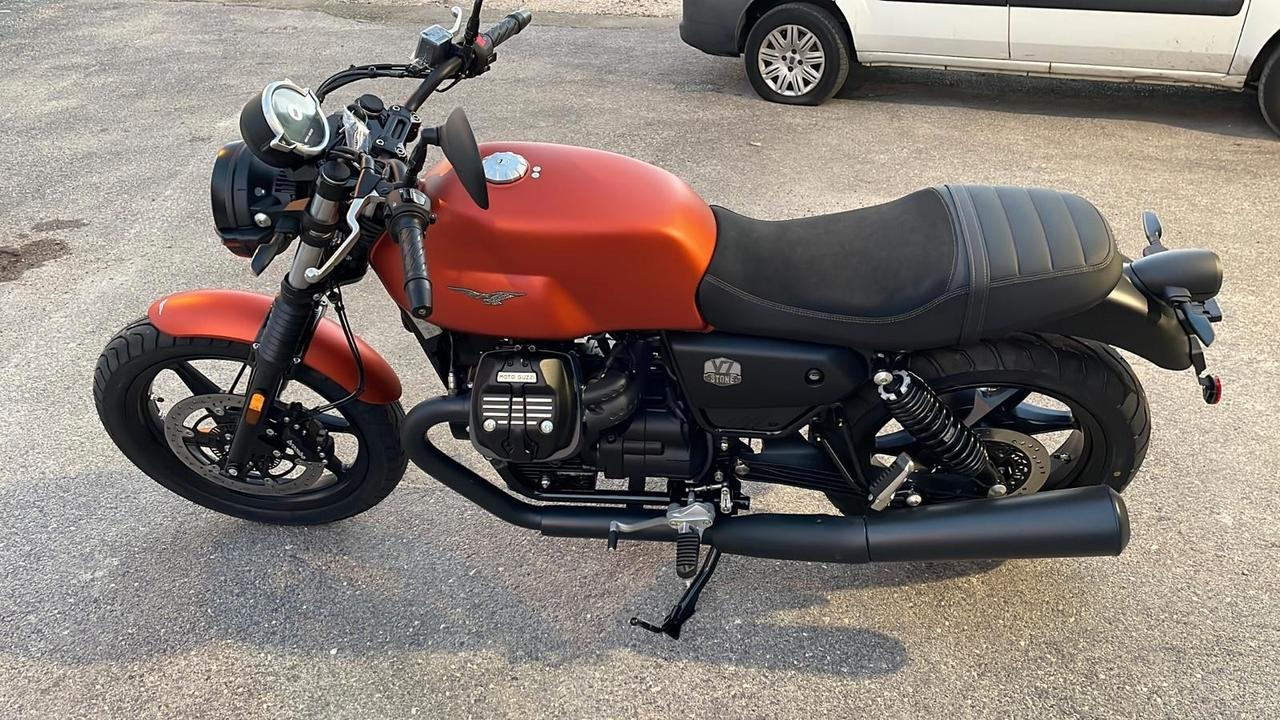 Moto Guzzi V7 STONE NUOVA