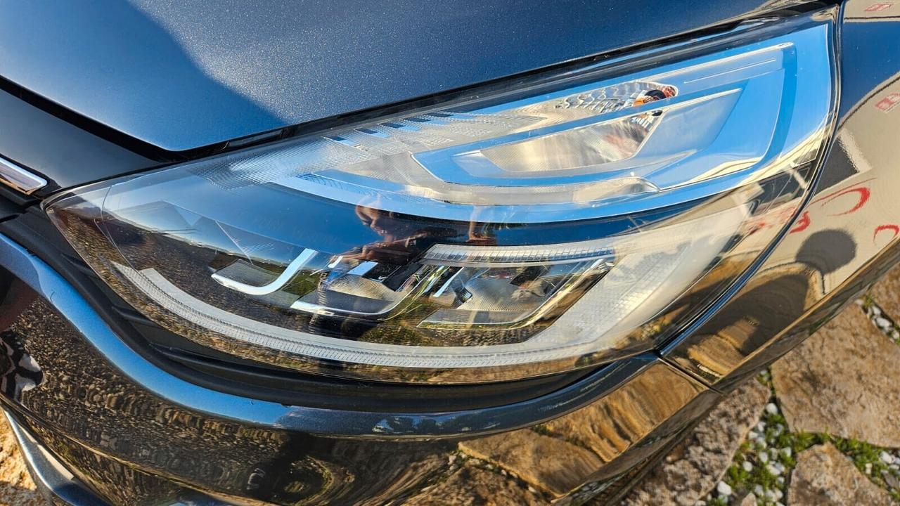 Renault Clio dCi 8V 75 CV 5 porte Moschino Life